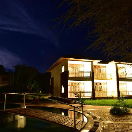 Hunters Lodge Twaandu Luaran gambar
