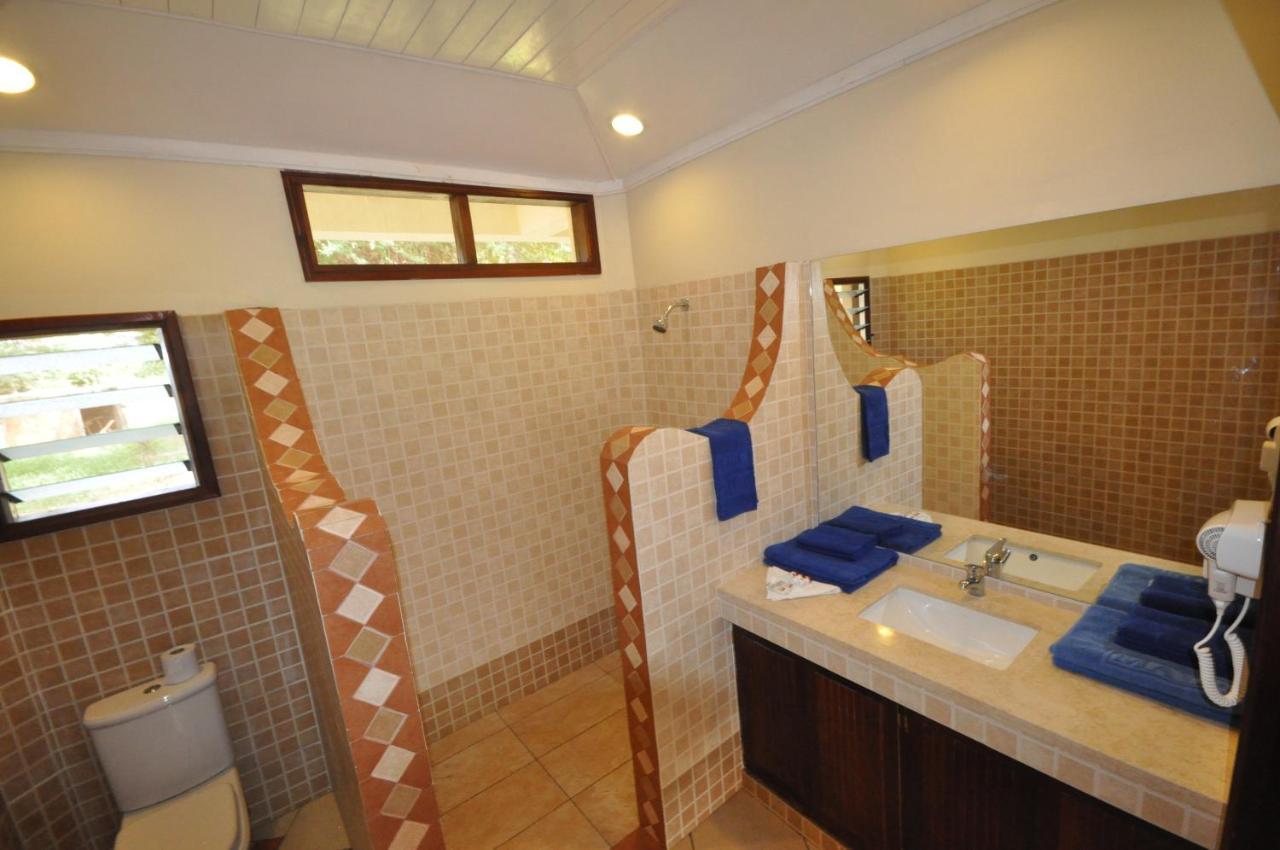 Hunters Lodge Twaandu Luaran gambar