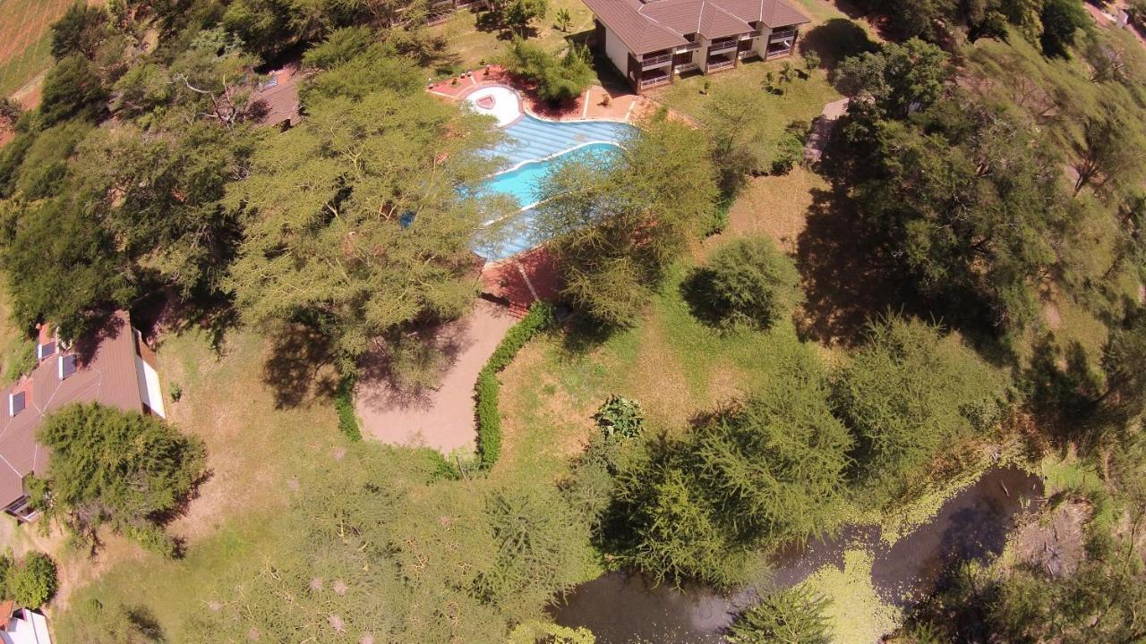 Hunters Lodge Twaandu Luaran gambar