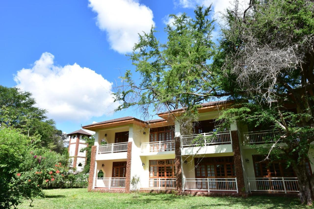 Hunters Lodge Twaandu Luaran gambar
