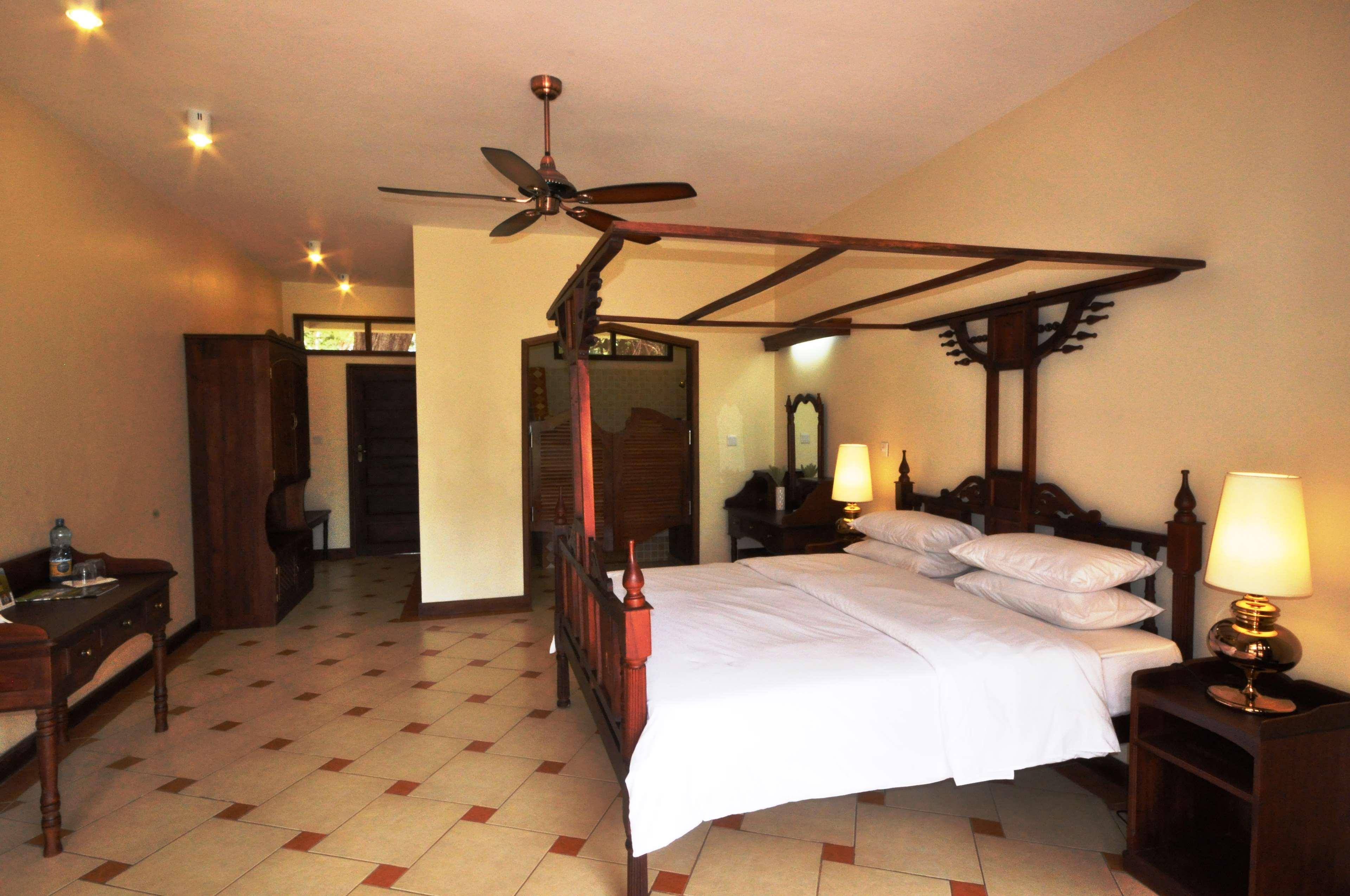 Hunters Lodge Twaandu Luaran gambar