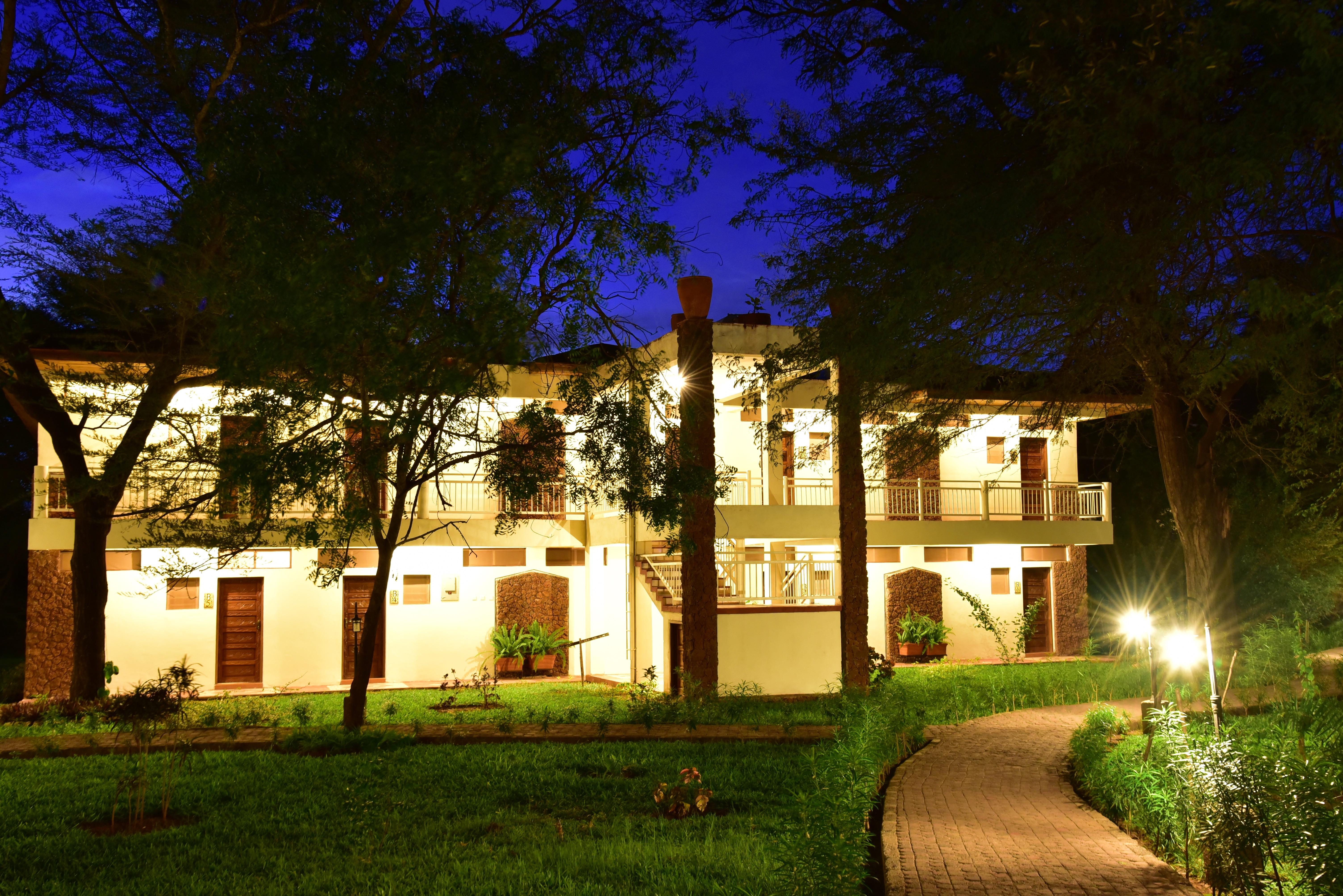 Hunters Lodge Twaandu Luaran gambar