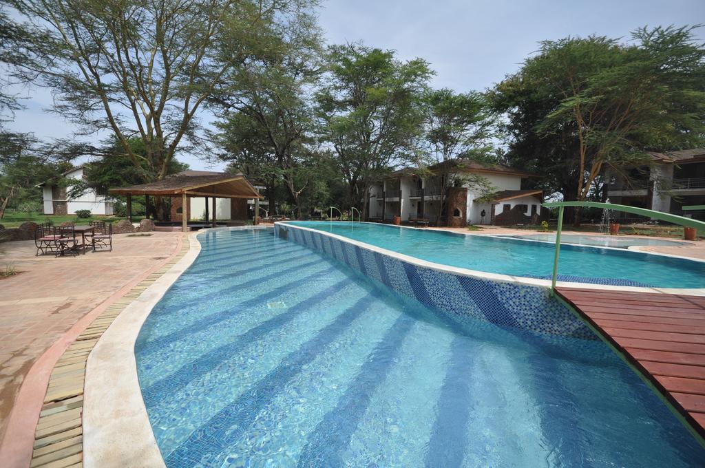 Hunters Lodge Twaandu Luaran gambar