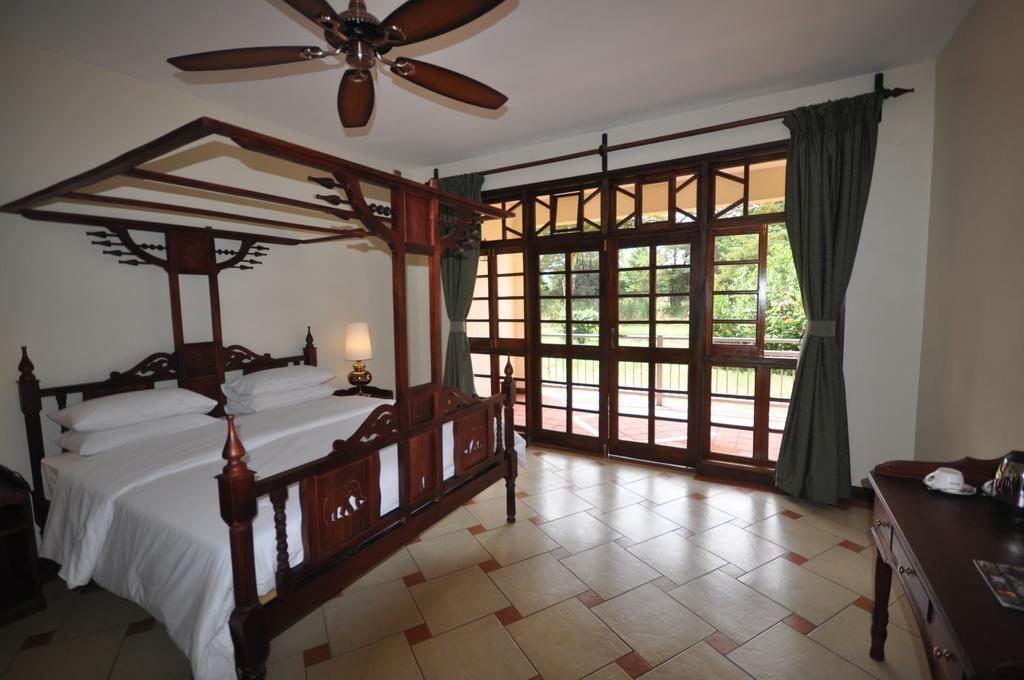 Hunters Lodge Twaandu Bilik gambar
