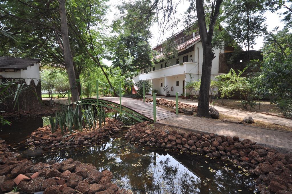 Hunters Lodge Twaandu Luaran gambar