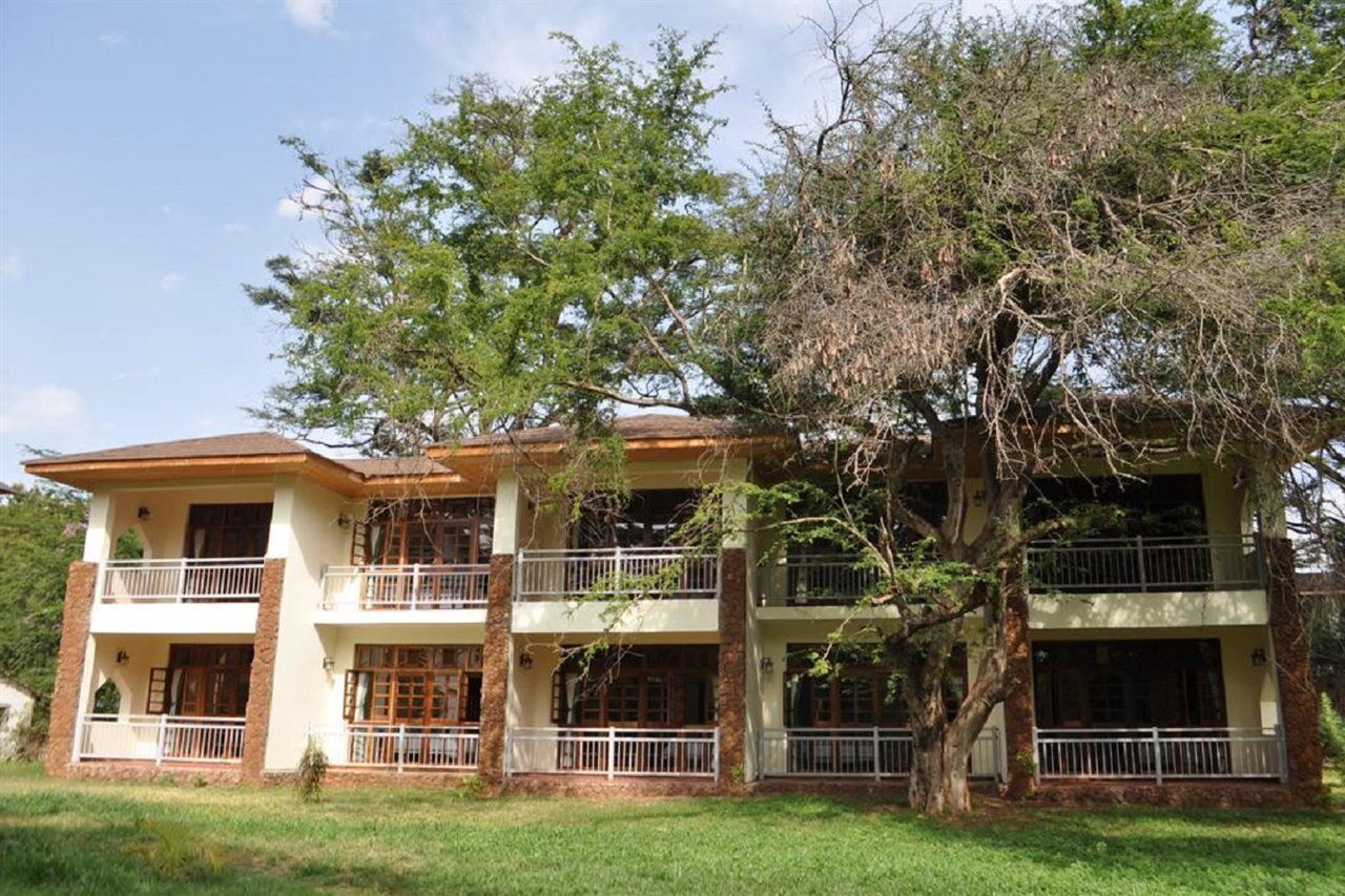 Hunters Lodge Twaandu Luaran gambar